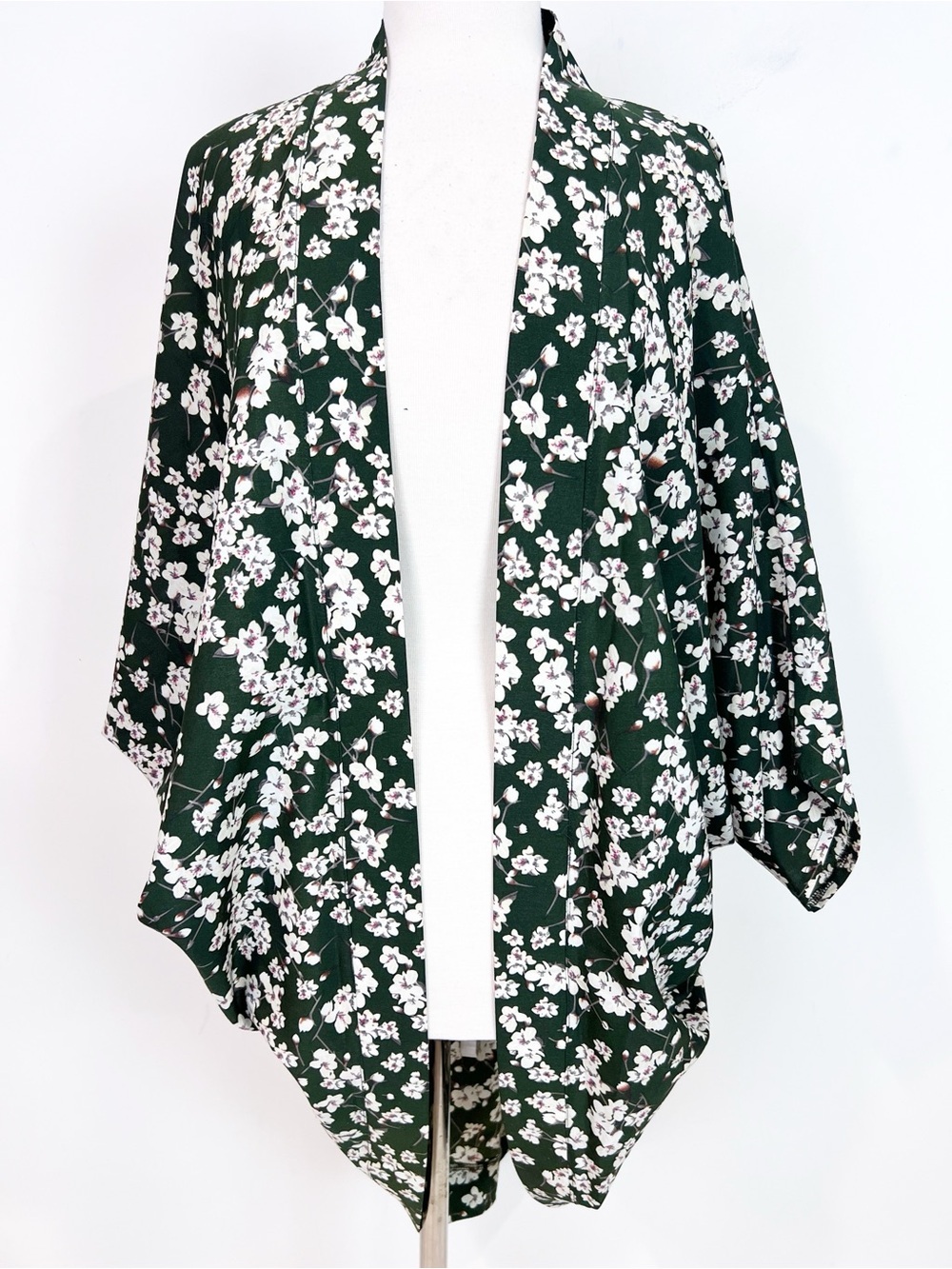 ROFFE ANTHROPOLOGIE GREEN WHITE FLORAL OPEN FRONT KIMONO SZ ONE SIZE